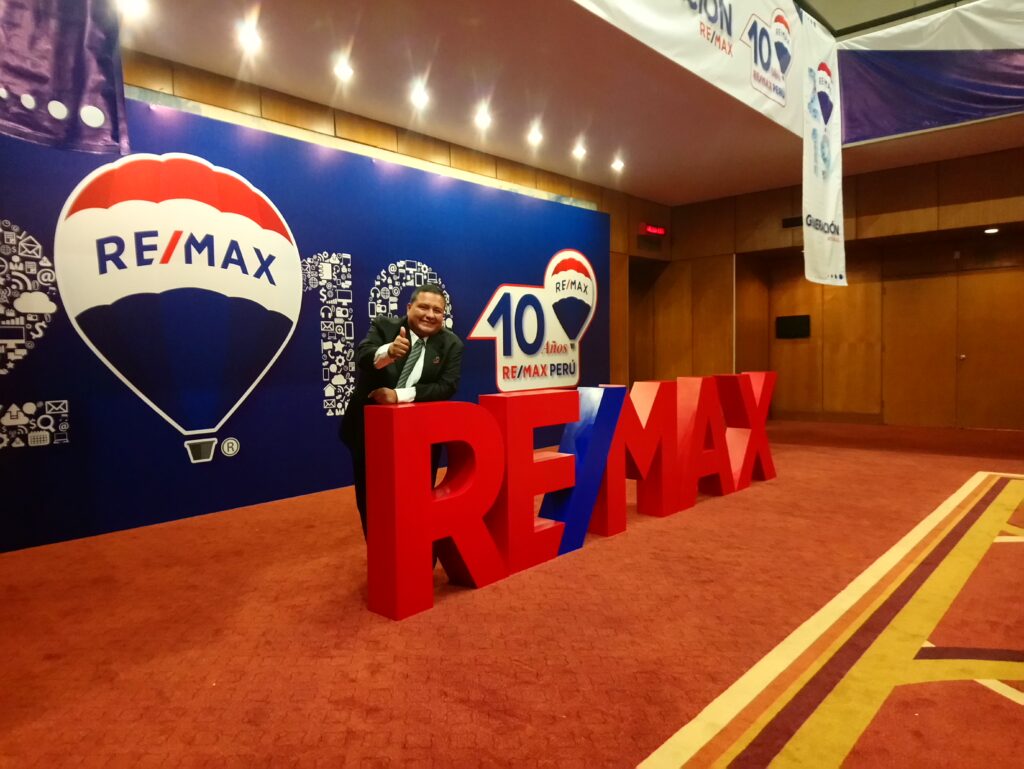 Martin Medina Asesor agente inmobiliario en Remax en el Perú