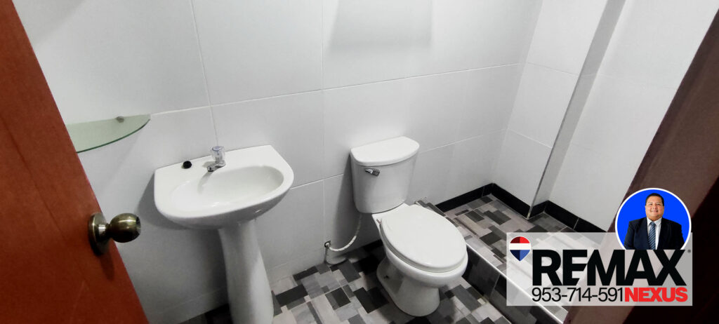 SE VENDE HABITACION EN VILLA MARIA DEL TRIUNFO ON ACCESO TOTALMENTE INDEPENDIENTE
